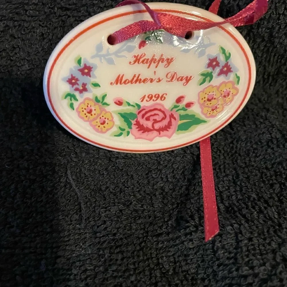 Longaberger Happy Mother’s Day 1996 Porcelain Basket Emblem